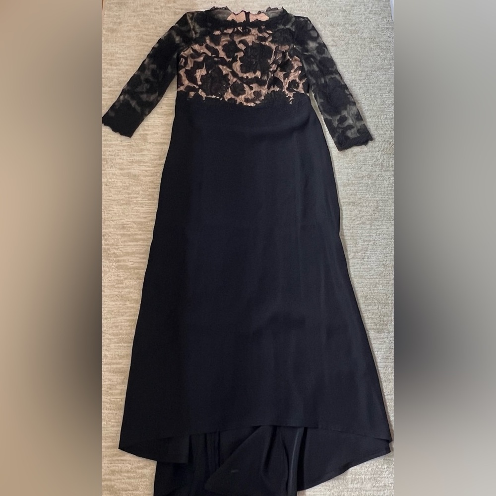 tadashi shoji Formal Long dress sz16 Black Wi/ Nude Lace Bodice & Lace Sleeves
